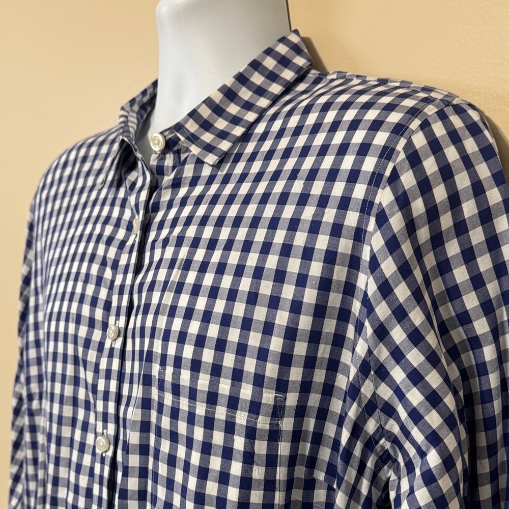 UNTUCKit Navy and White Gingham Shirt - Picture 4 of 10